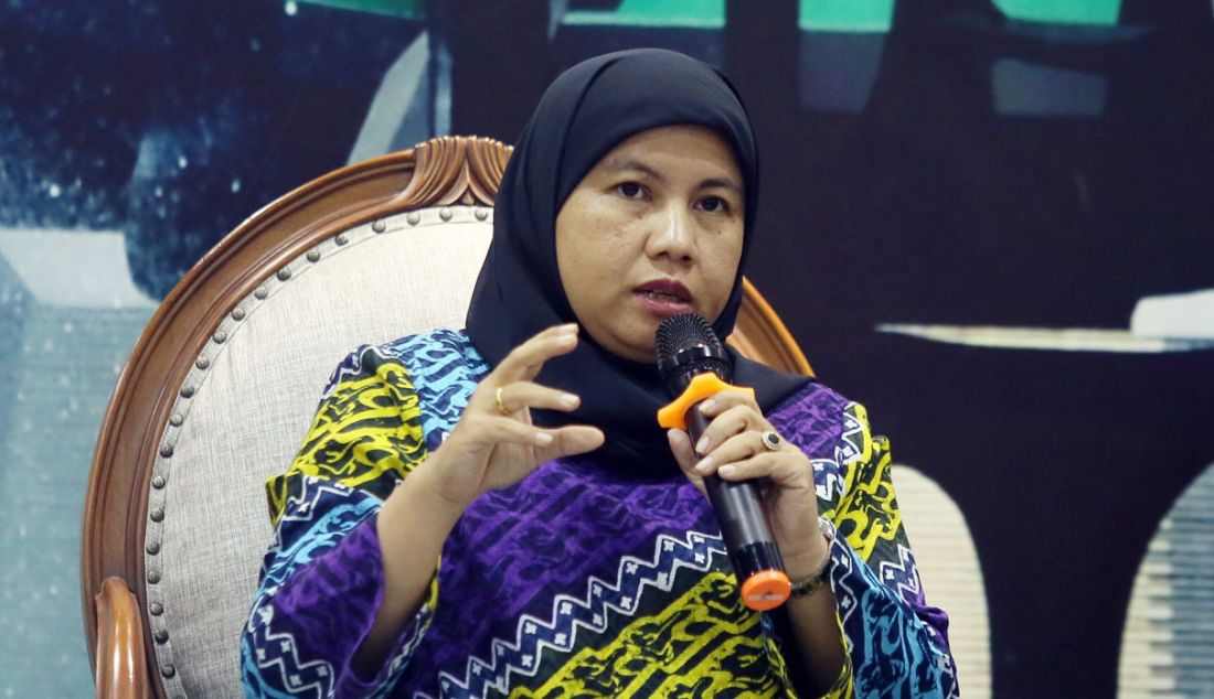 Wakil Ketua Komisi VIII DPR RI Diah Pitaloka menjadi pembicara pada diskusi Dialektika Demokrasi dengan tema 