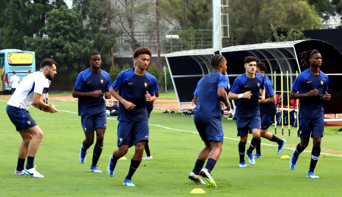 Timnas Prancis di Piala Dunia U-17 2023 berlatih di Stadion Soemantri Brodjonegoro, Jakarta, Rabu (8/11). Prancis berada di Grup E bersama dengan Burkina Faso, Korea Selatan, dan Amerika Serikat. - JPNN.com