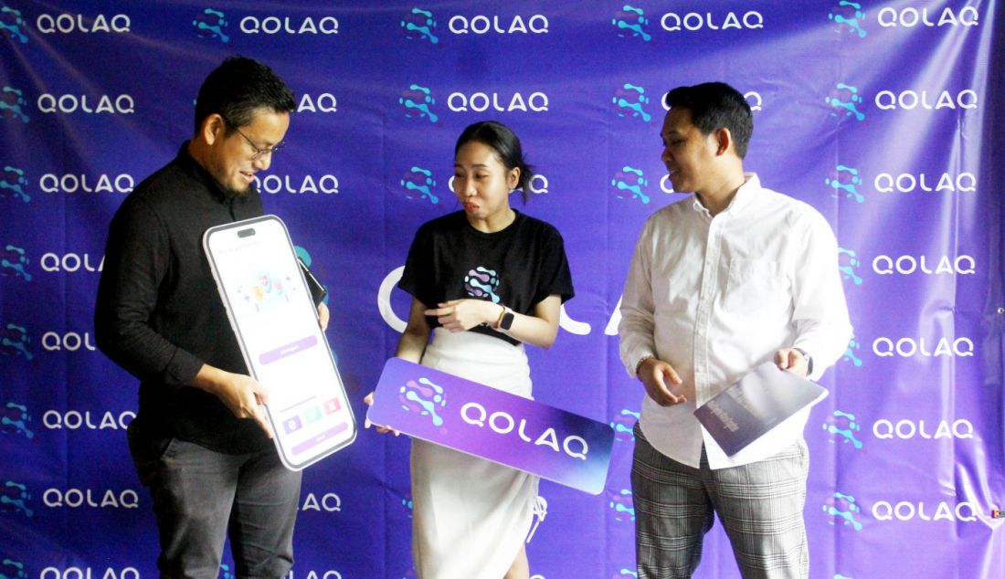 kiri: CTO & Co-Founder Rey Bobby Siagian, COO & Co-Founder QolaQ Lifedoory Hatumessen, CEO & Co-Founder Carta Wallet Teguh Kurniawan H saat peluncuran Peluncuran QolaQ Foundation, Jakarta, Selasa (5/12). QolaQ mengumumkan kehadirannya sebagai platform berbasis blockchain yang memanfaatkan arsitektur Web3 & smart contract untuk menyediakan Mutual Aid Program (MAP) yang pertama dan inklusif sehingga mampu menghubungkan individu secara global agar dapat saling memberi dan menerima bantuan untuk bisa mengakses fasilitas kesehatan sesuai esensi dasar asuransi. - JPNN.com