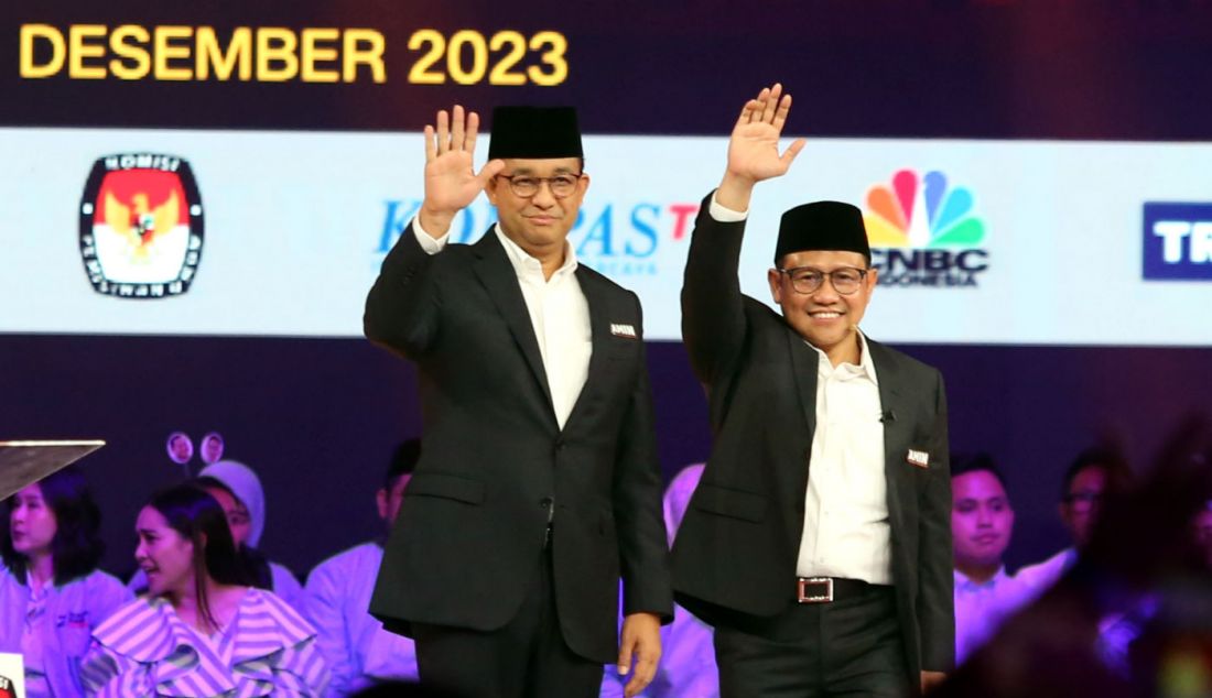 Capres dan Cawapres nomor urut 1 Anies Baswedan dan Muhaimin Iskandar saat debat cawapres di Gedung JCC, Jakarta, Jumat (22/12). - JPNN.com