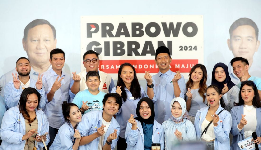 Launching platform digital fotober2.ai di Media Center TKN Prabowo-Gibran, Selasa (2/1). Platform digital fotober2.ai ini salah satu cara mendukung Prabowo-Gibran di Pilpres 2024. - JPNN.com