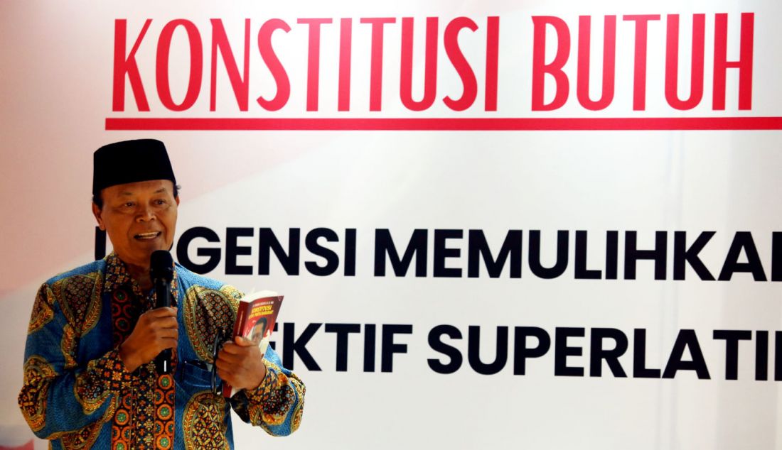 Wakil Ketua MPR RI Hidayat Nur Wahid saat Peluncuran buku Ketua MPR RI Bambang Soesetyo dengan judul Konstitusi Butuh 'Pintu Darurat', Jakarta, Rabu (17/1). - JPNN.com