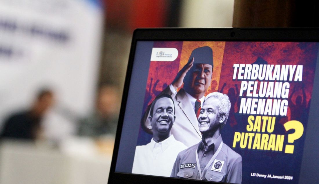 LSI Denny JA memaparkan temuan dan analisis Survei Nasional bertajuk Terbukanya Peluang Menang Satu Putaran di Jakarta, Kamis (18/1). - JPNN.com