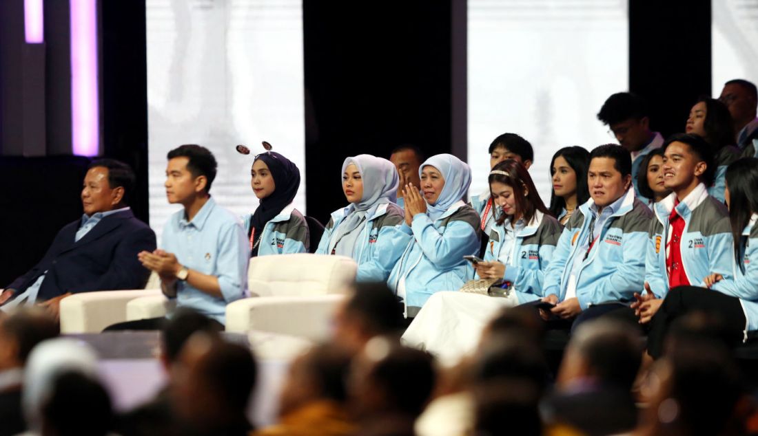 Erick Thohir, Kaesang Pangarep, Khofifah Indar Parawansa dan Aurel Hermansyah menghadiri Debat Keempat Cawapres Pemilu 2024 di Gedung JCC, Jakarta, Minggu (21/1). - JPNN.com