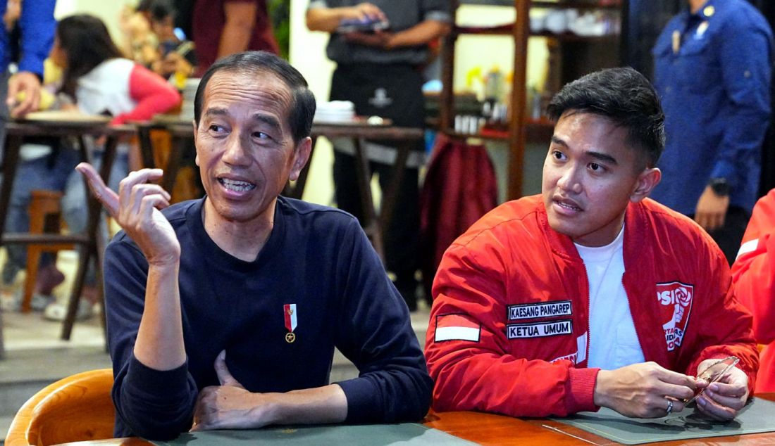 Presiden RI Joko Widodo dan Ketum PSI Kaesang Pangarep. - JPNN.com