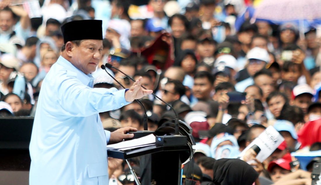 Calon presiden nomor urut 2 Prabowo Subianto menyampaikan orasi politiknya di depan relawan dan simpatisan saat kampanye akbar terbuka di Stadion Utama Gelora Bung Karno (SUGBK), Senayan, Jakarta, Sabtu (10/2). - JPNN.com