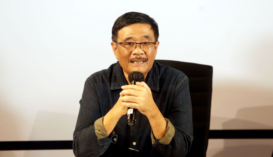 Ketua DPP PDIP bidang Indeologi dan Kaderisasi Djarot Saiful Hidayat menjadi pembicara pada diskusi Arah Hukum Putusan Mahkamah Konstitusi terhadap Sengketa Pemilu Presiden 2024, Jakarta, Senin (1/4). - JPNN.com