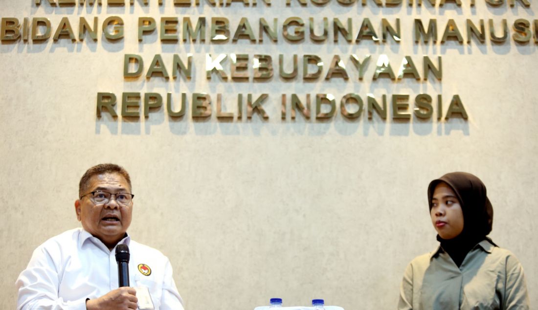 Plt Deputi Bidang Koordinasi Revolusi Mental Pemajuan Kebudayaan & Prestasi Olahraga Aris Darmansyah saat Deputy Meet The Press dengan tema Strategis bidang Pemajuan Kebudayaan, Revolusi Mental, dan Peningkatan Prestasi Olahraga di Media Center Kemenko PMK, Jakarta, Senin (6/5). - JPNN.com