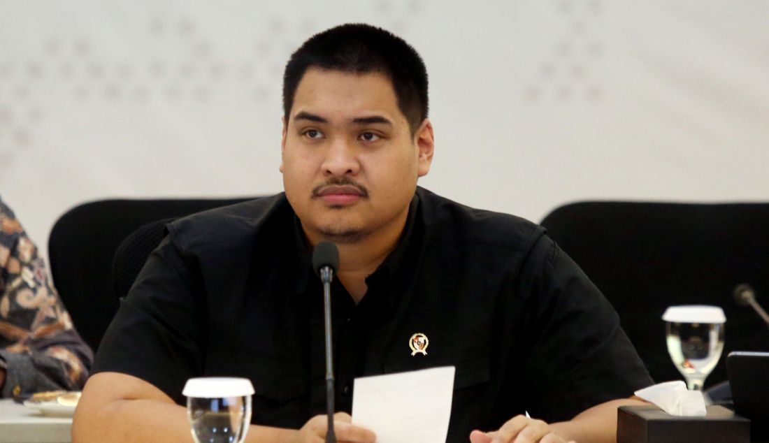 Menpora Dito Ariotedjo menggelar Rakor tingkat menteri mengenai persiapan Pekan Olahraga Nasional (PON) di Aceh dan Sumatera Utara di Gedung Kemenko PMK, Jakarta, Senin (14/5). - JPNN.com