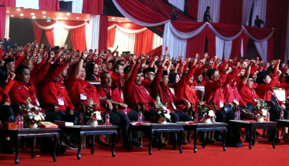 Kader PDIP saat mengikuti penutupan Rakernas V PDIP, Jakarta, Minggu (26/5). - JPNN.com