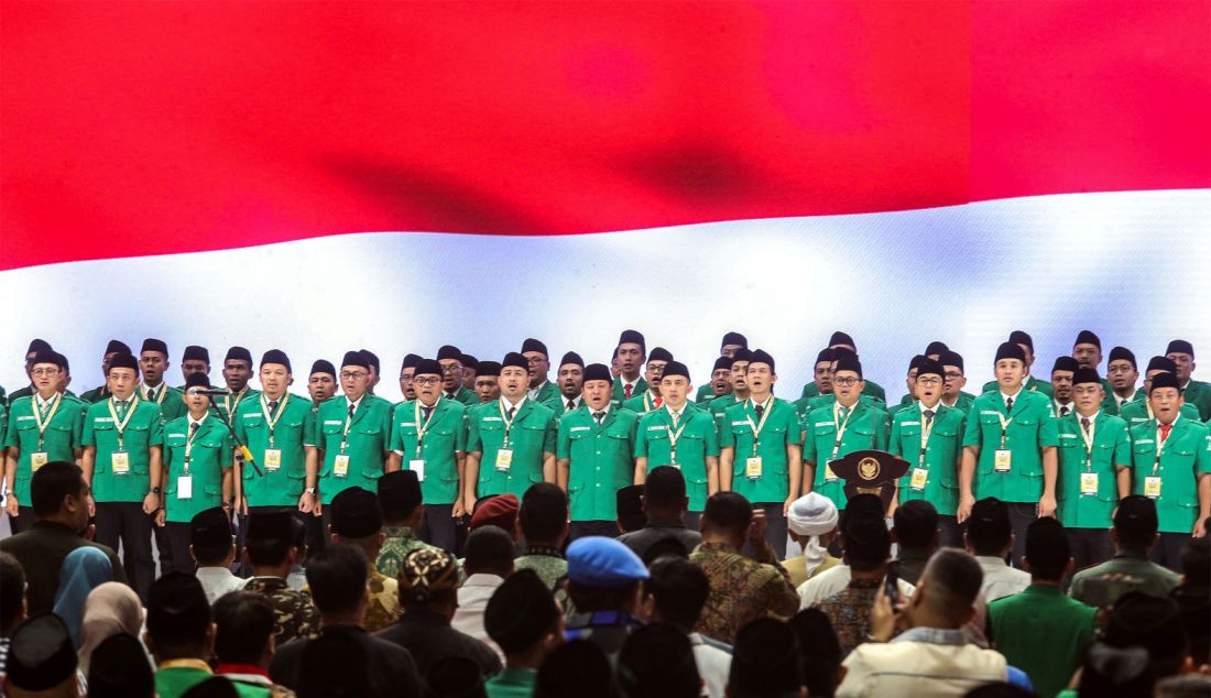 Presiden Jokowi, Menteri Agama Yaqut Cholil Qoumas, Mensesneg Pratikno, Panglima TNI Jend Agus Subiyanto, Kapolri Jend Listyo Sigit Prabowo, Rais’ Aam PBNU Miftachul Ahyar, Ketum PBNU Yahta Cholil Staquf, Ketum Anshor Addin Jauharudin saat menghadiri Inagurasi bertema “Menuju Ansor Masa Depan”, Jakarta, Senin (27/5). Acara tersebut pelantikan pimpinan GP Ansor Masa Khidmah 2024-2029 dan peresmian gedung GP Ansor. - JPNN.com