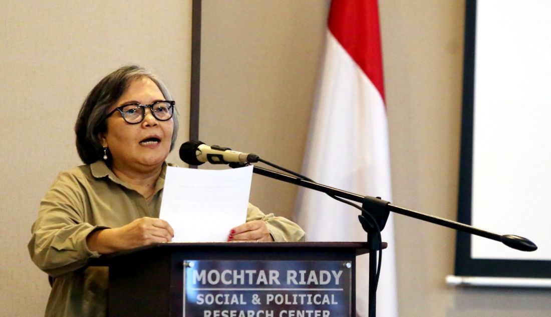 Guru Besar antropologi hukum, Fakultas Hukum Universitas Indonesia Prof. Dr. Sulistyowati Irianto saat memberikan kuliah umum berjudul 