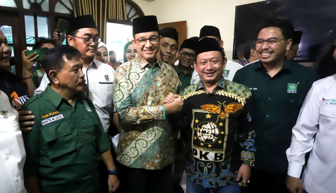 Gubernur DKI Jakarta periode 2017-2022 Anies Baswedan saat bersilaturahmi ke Kantor DPW PKB DKI Jakarta, Jakarta, Kamis (13/6). DPW PKB DKI Jakarta secara resmi mengusung Anies Baswedan untuk maju sebagai calon gubernur dalam Pilgub DKI Jakarta. - JPNN.com