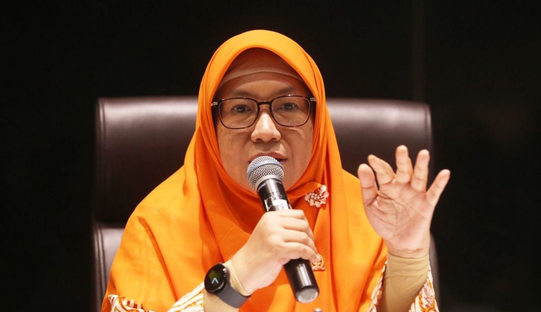 Anggota Komisi X DPR RI Ledia Hanifa Amaliah menjadi pembicara pada diskusi Forum Legislasi dengan Tema 