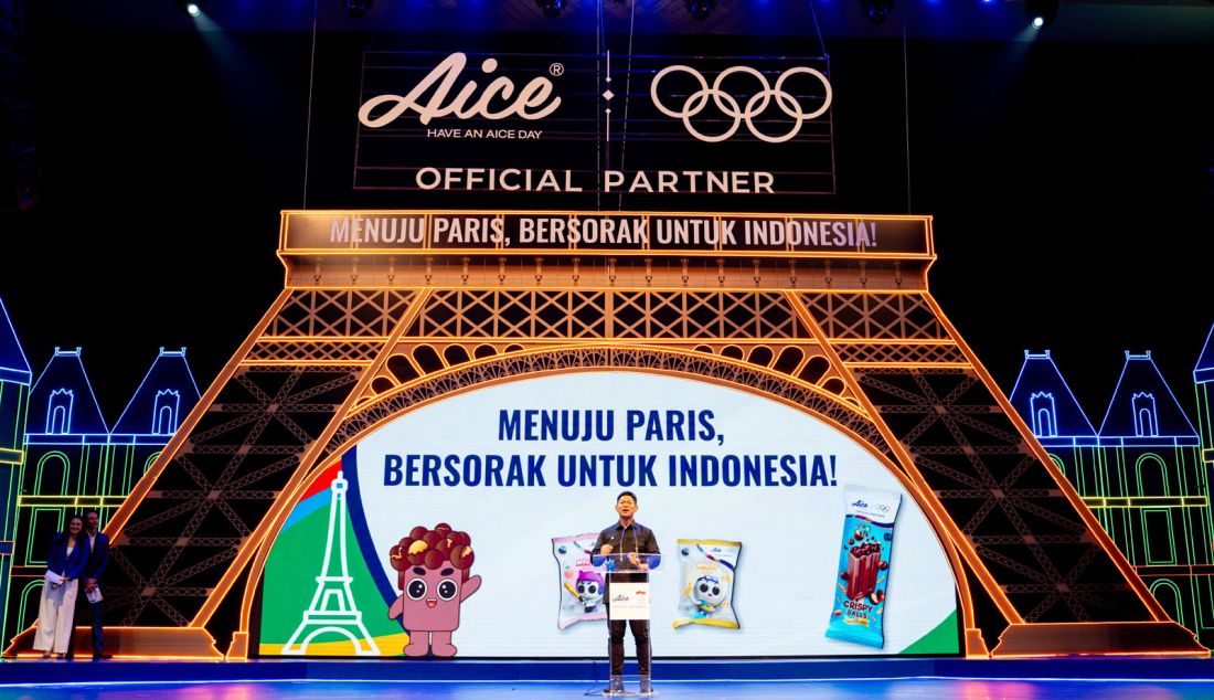 Ketua Umum NOC Indonesia, Raja Sapta Oktohari menyampaikan kata sambutan dalam launching Aice sebagai official ice cream of Timnas Indonesia di Djakarta Theater, Jumat (5/7). Aice Group menyatakan keseriusannya untuk terus mendukung para atlet Indonesia yang bertanding pada Olimpiade Paris 2024 sebagai official ice cream of Timnas Indonesia. - JPNN.com