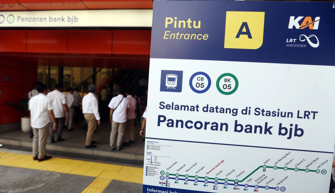 Peresmian naming rights stasiun LRT Pancoran Bank BJB, Jakarta, Kamis (25/7). Bank BJB berkolaborasi dengan PT KAI (Persero) sebagai operator LRT Jabodebek melalui program penamaan stasiun atau Naming Rights untuk stasiun Pancoran. Stasiun LRT Jabodebek Pancoran kini akan menggunakan nama bank bjb yaitu menjadi Stasiun LRT Jabodebek Pancoran bank bjb, sebagai bagian dari langkah strategis untuk meningkatkan visibilitas merek serta mendorong penggunaan transportasi publik di Jakarta. - JPNN.com