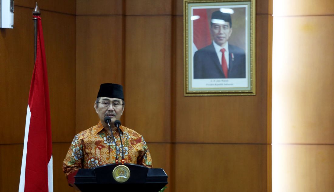 Anggota DPD RI Jimly Asshiddiqie dalam acara Focus Group Discussion (FGD) di Gedung Parlemen MPR/DPR-DPD, Senayan, Jakarta, Senin (29/7). Focus Group Discussion (FGD) MPR RI dengan Forum Aspirasi Konstitusi membahas tema Penataan MPR – DPR – DPD RI di Masa Depan. - JPNN.com