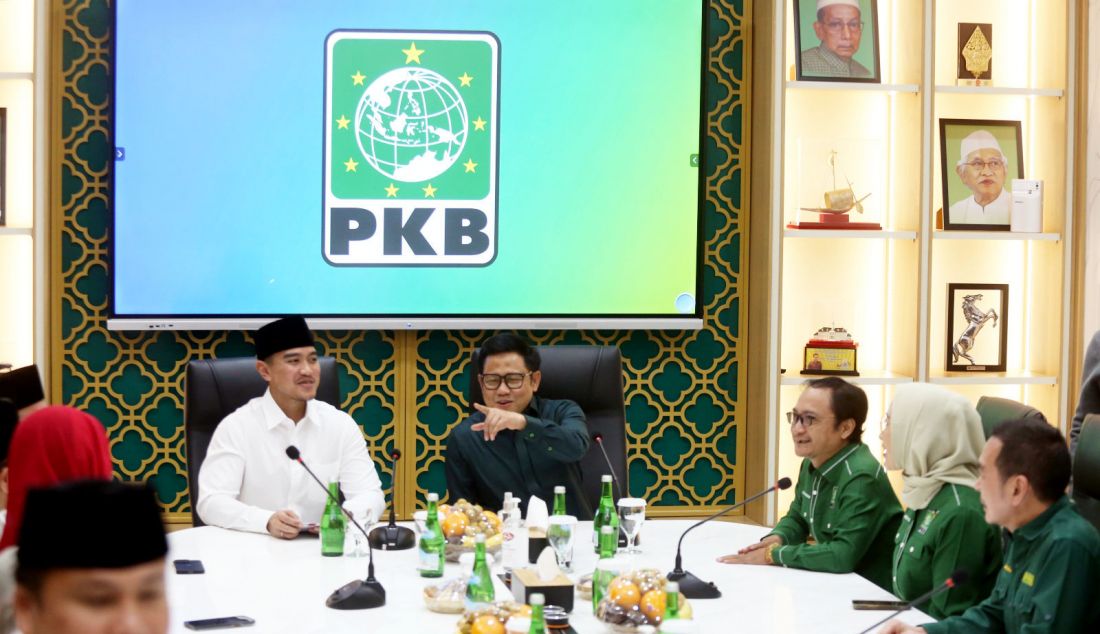 Ketua Umum Partai Solidaritas Indonesia (PSI) Kaesang Pangarep saat bertemu dengan Ketua Umum PKB Muhaimin Iskandar di Kantor DPP PKB, Jakarta, Selasa (6/8). Kaesang datang bersama elite PSI lainnya dalam rangka bersilaturahmi dan menjajaki peluang kerja sama politik jelang Pilkada Serentak 2024. - JPNN.com