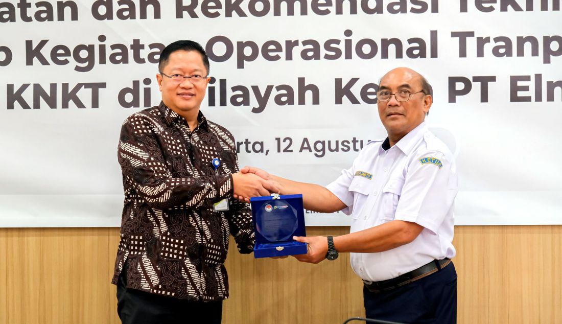 KNKT bekerja sama dengan PT Elnusa Petrofin membuat program pendampingan mitigasi resiko dalam pendistribusian BBM di sejumlah terminal distribusi di Sumatra, Sulawesi dan Kalimantan. Selama satu tahun ke depan, program ini diharapkan akan meningkatkan standar keselamatan dan efisiensi dalam kegiatan operasional distribusi BBM. - JPNN.com