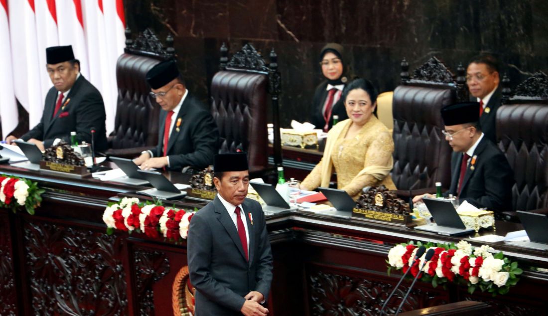 Presiden Joko Widodo dalam Sidang Paripurna Pembukaan Masa Persidangan I DPR Tahun Sidang 2024-2025 di Gedung Nusantara, Kompleks Parlemen, Senayan, Jakarta, Jumat (16/8). Sidang paripurna tersebut membahas tentang RAPBN Tahun 2025 dan laporan nota keuangan. - JPNN.com