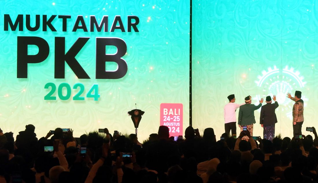 Wapres Ma'ruf Amin bersama Ketua Umum PKB Muhaimin Iskandar membuka Muktamar VI PKB 2024 di Bali Nusa Dua Hotel, Badung, Bali, Sabtu (24/8). - JPNN.com