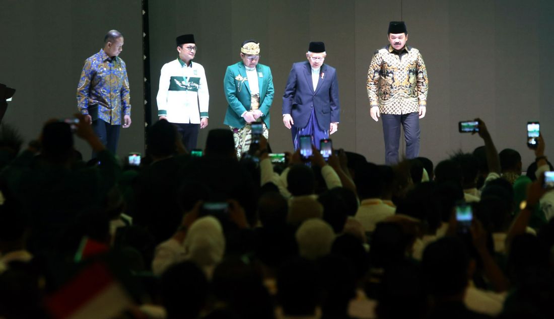 Wapres Ma'ruf Amin bersama Ketua Umum PKB Muhaimin Iskandar saat pembukaan Muktamar VI PKB 2024 di Bali Nusa Dua Hotel, Badung, Bali, Sabtu (24/8). - JPNN.com