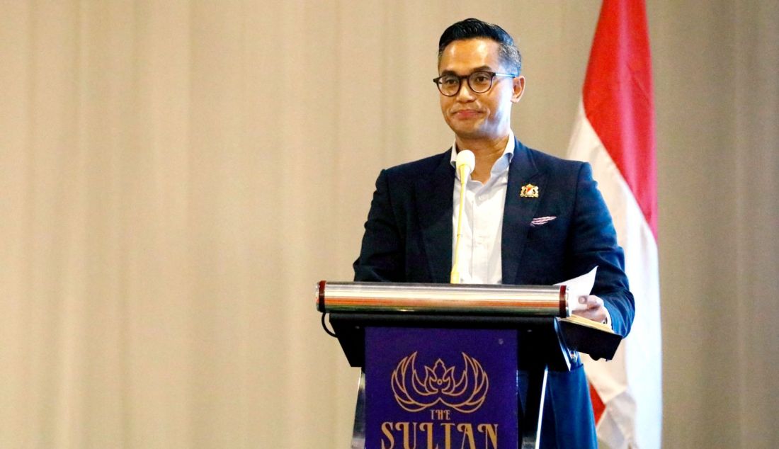 Ketua Umum Kadin Indonesia Anindya Bakrie saat acara Transformasi Perekonomian Indonesia Melalui Ekonomi Pengetahuan Menuju Kemakmuran Yang Inklusif, Jakarta, Selasa (29/10). Turut hadir Ketua Aliansi Kebangsaan Pontjo Sutowo, Sekretaris Jenderal Aliansi Kebangsaan Ahmad Zacky Siradj dan Menteri Riset dan Teknologi Indonesia (2019 – 2021) Prof. Bambang Brodjonegoro secara daring. - JPNN.com