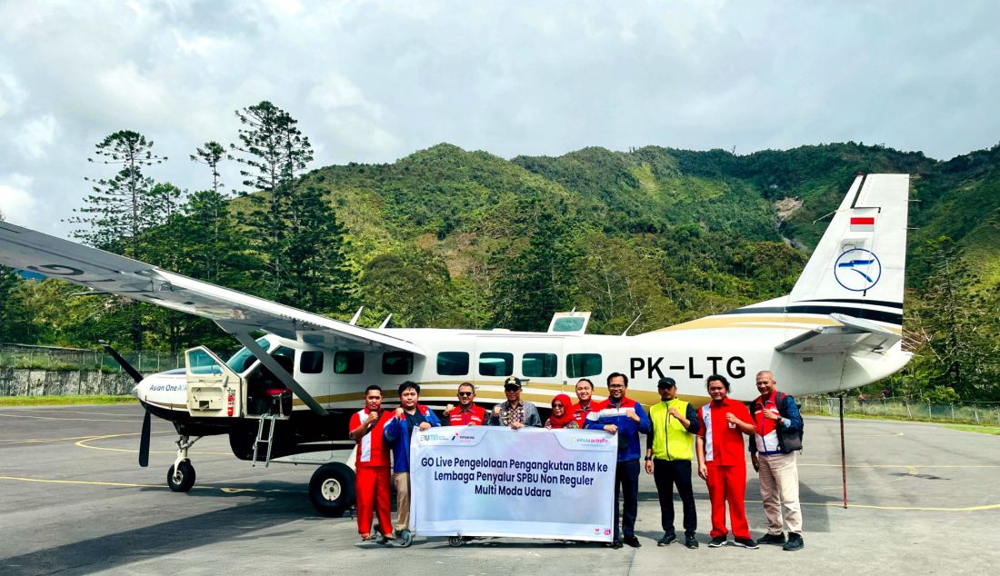 Demi mendukung program prioritas pemerintah, PT Elnusa Petrofin meresmikan pengelolaan BBM satu harga di Terminal BBM Jayapura. Selain di Jayapura, layanan yang sama juga telah diresmikan di Puncak Jaya dan di beberapa lokasi vital di wilayah Papua. Harapannya dengan berjalan nya program ini, maka pemerintah melalui Elnusa Petrofin mampu membawa energi terjangkau kee wilayah 3T di Indonesia bagian Timur. - JPNN.com