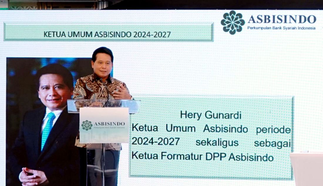 Hery Gunardi kembali Terpilih sebagai Ketua Umum Asosiasi Bank Syariah Indonesia (ASBISINDO) periode 2024-2027 yang ditetapkan dalam Musyawarah Nasional (Munas) ASBISINDO 2024 di Jakarta, Rabu (6/11). Hery Gunardi optimistis industri perbankan dan perekonomian syariah di Indonesia memiliki potensi besar dan memiliki ruang bertumbuh yang baik. - JPNN.com