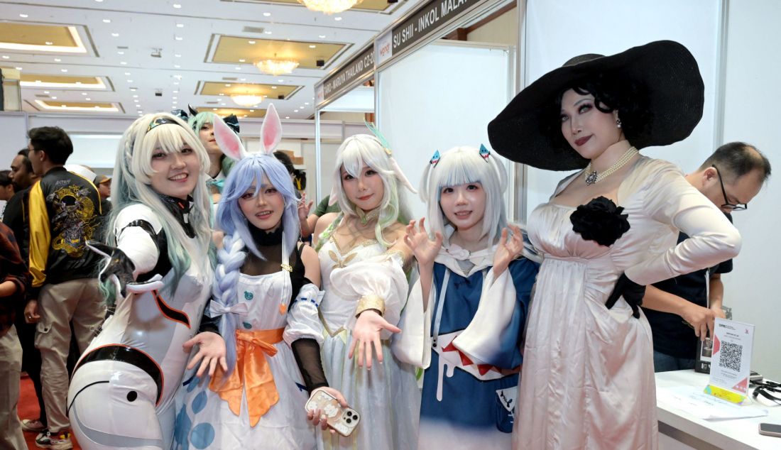 Para cosplayer yang memeriahkan acara wondrful Indonesia Comic Con 2024 di Jakarta Convention Center, Jakarta. - JPNN.com