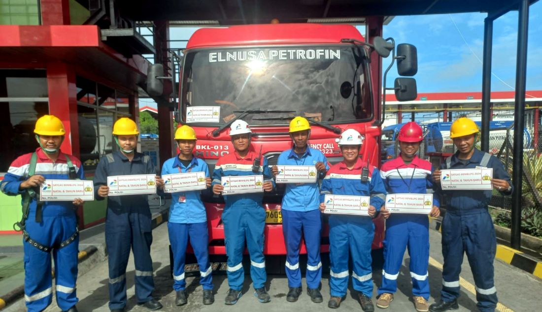 Elnusa dan Pertamina membentuk Satgas Nataru yang bertugas mulai 16 Desember 2024 sampai 9 Januari 2025. Satgas ini menjamin operasional distribusi energi seperti BBM, Elpiji, dan Avtur tetap lancar dengan menyiagakan lebih dari 7000 awak mobil tangki yang tersebar di 51 lokasi fuel terminal seluruh Indonesia. - JPNN.com