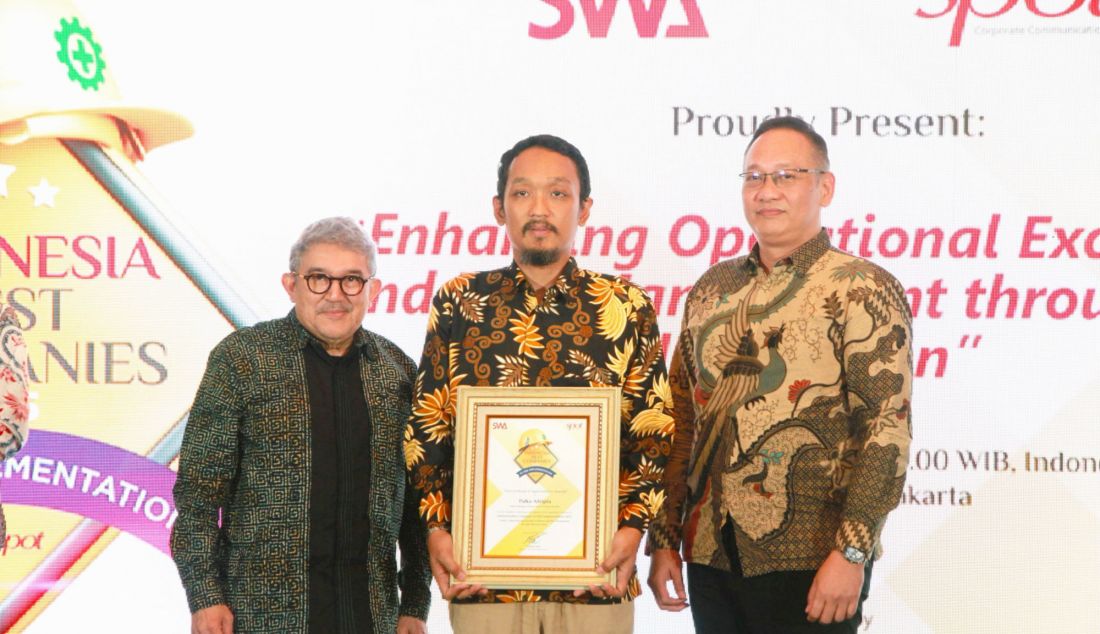 PT Elnusa Petrofin meraih penghargaan Indonesia Best Companies in HSSE Implementation 2025 kategori Excellent atas komitmennya dalam menerapkan standar keselamatan kerja (HSSE). Penghargaan ini mengakui integrasi HSSE (Health, Savety, Security, and Environment) dalam operasional perusahaan, termasuk inovasi digital dan standar internasional. Elnusa Petrofin berkomitmen terus meningkatkan kualitas HSSE untuk menciptakan budaya kerja yang lebih aman dan berkelanjutan. - JPNN.com