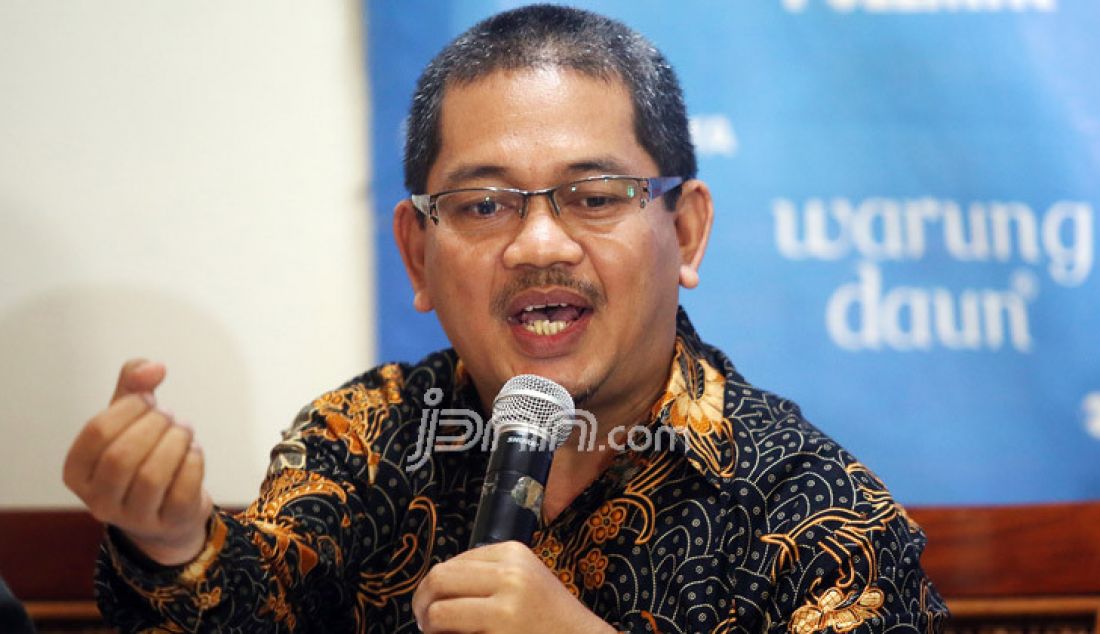 Jubir Komisi Yudisial Farid Wajdi menjadi pembicara pada diskusi bertema Ahok, Jaksa dan Palu Hakim, Jakarta, Sabtu (29/4). - JPNN.com