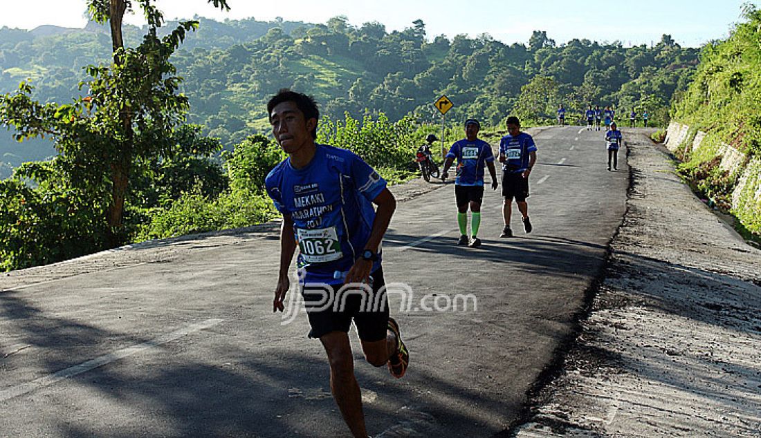 BRI Mekaki Marathon 2017 diselenggarakan diTeluk Mekaki, Lombok Barat, Nusa Tenggara Barat, Minggu (30/4). Sejumlah artis papan atas dan tokoh nasional turut meramaikan event BRI Mekaki Marathon tersebut diantaranya, Bupati Lombok Barat, Fauzan Khalib, Pengamat Ekonomi, Faisal Basri, Pengamat Politik Yunarto Wijaya, Chicco Jerikho, Wulan Guritno, Julie Estelle, Fajar 