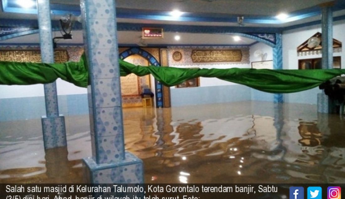 Salah satu masjid di Kelurahan Talumolo, Kota Gorontalo terendam banjir, Sabtu (3/5) dini hari. Ahad, banjir di wilayah itu telah surut. - JPNN.com