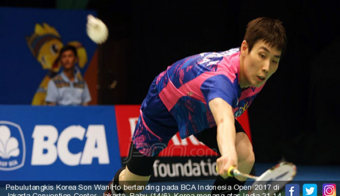 Pebulutangkis Korea Son Wan Ho bertanding pada BCA Indonesia Open 2017 di Jakarta Convention Center, Jakarta, Rabu (14/6). Korea menang atas India 21-14 dan 21-18. - JPNN.com