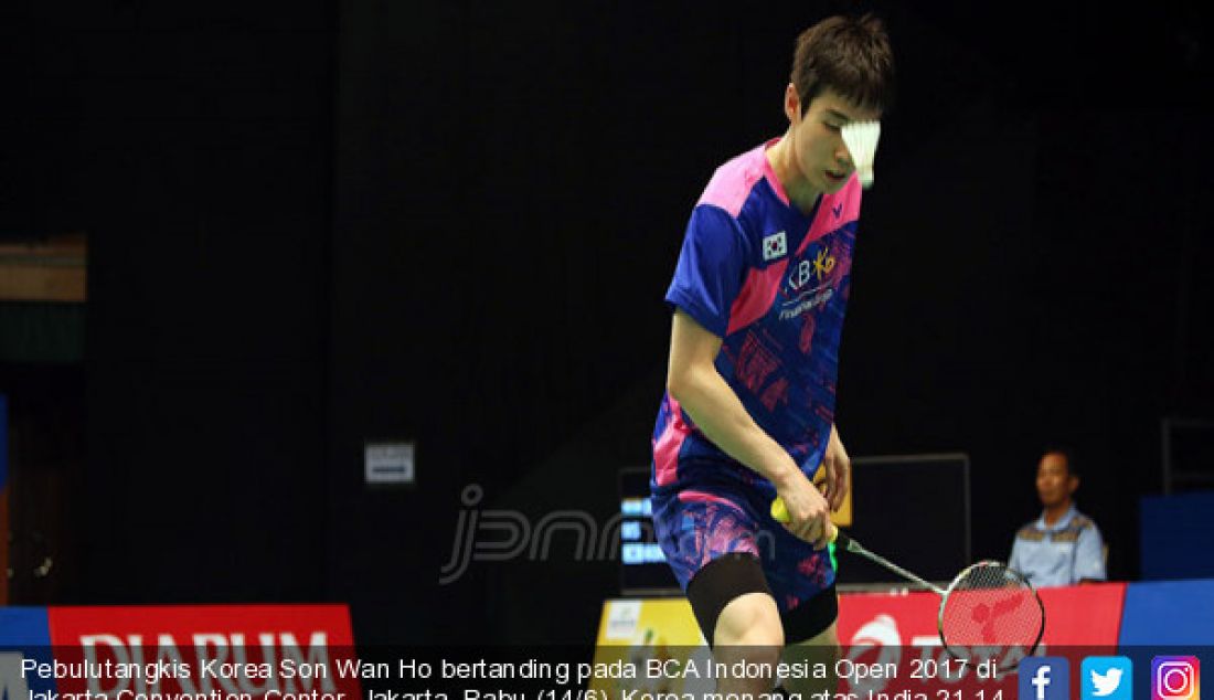 Pebulutangkis Korea Son Wan Ho bertanding pada BCA Indonesia Open 2017 di Jakarta Convention Center, Jakarta, Rabu (14/6). Korea menang atas India 21-14 dan 21-18. - JPNN.com