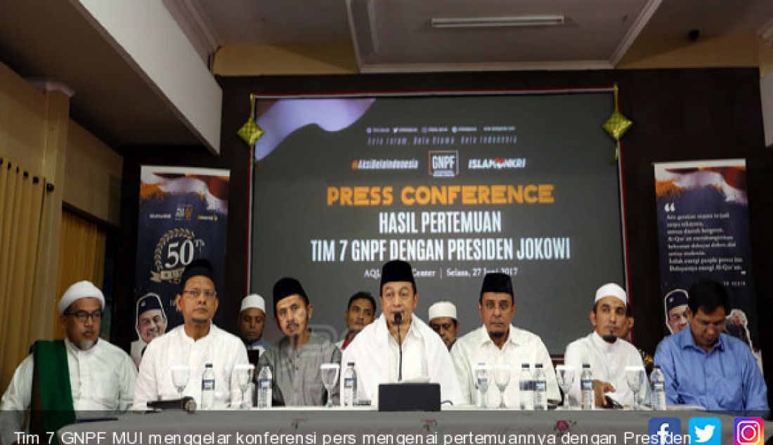 Tim 7 GNPF MUI menggelar konferensi pers mengenai pertemuannya dengan Presiden Joko Widodo, Jakarta, Selasa (27/6). - JPNN.com