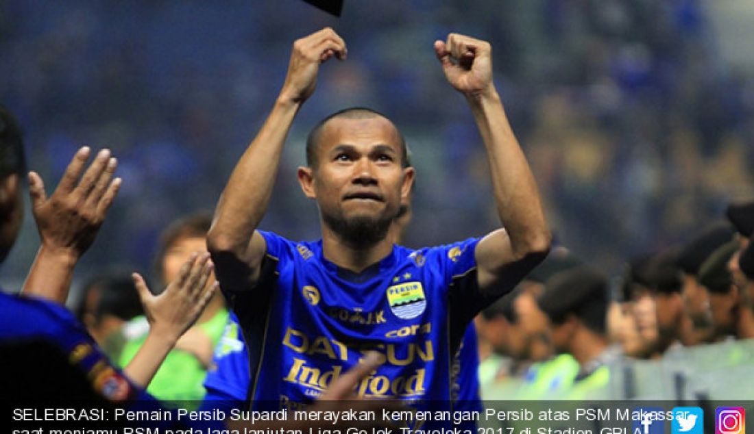 SELEBRASI: Pemain Persib Supardi merayakan kemenangan Persib atas PSM Makassar, saat menjamu PSM pada laga lanjutan Liga GoJek Traveloka 2017 di Stadion GBLA, Kota Bandung, Rabu (5/7). - JPNN.com