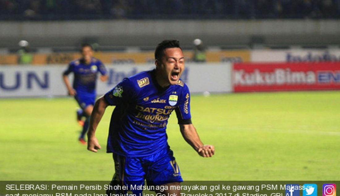 SELEBRASI: Pemain Persib Shohei Matsunaga merayakan gol ke gawang PSM Makassar, saat menjamu PSM pada laga lanjutan Liga GoJek Traveloka 2017 di Stadion GBLA, Kota Bandung, Rabu (5/7). - JPNN.com