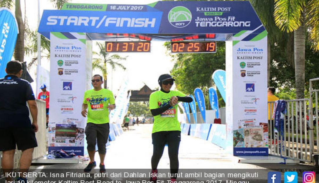 IKUT SERTA: Isna Fitriana, putri dari Dahlan Iskan turut ambil bagian mengikuti lari 10 kilometer Kaltim Post Road to Jawa Pos Fit Tenggarong 2017, Minggu (16/7). - JPNN.com