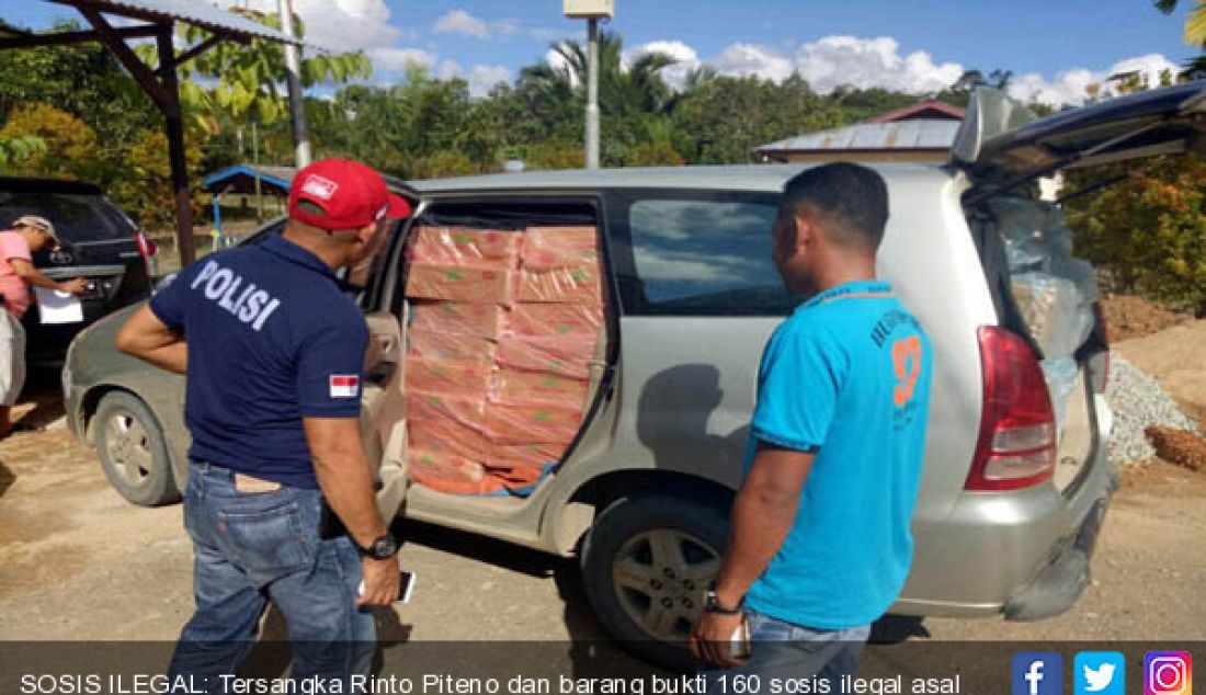 SOSIS ILEGAL: Tersangka Rinto Piteno dan barang bukti 160 sosis ilegal asal Malaysia disita di Mapolres Bengkayang, Selasa (18/7) - JPNN.com