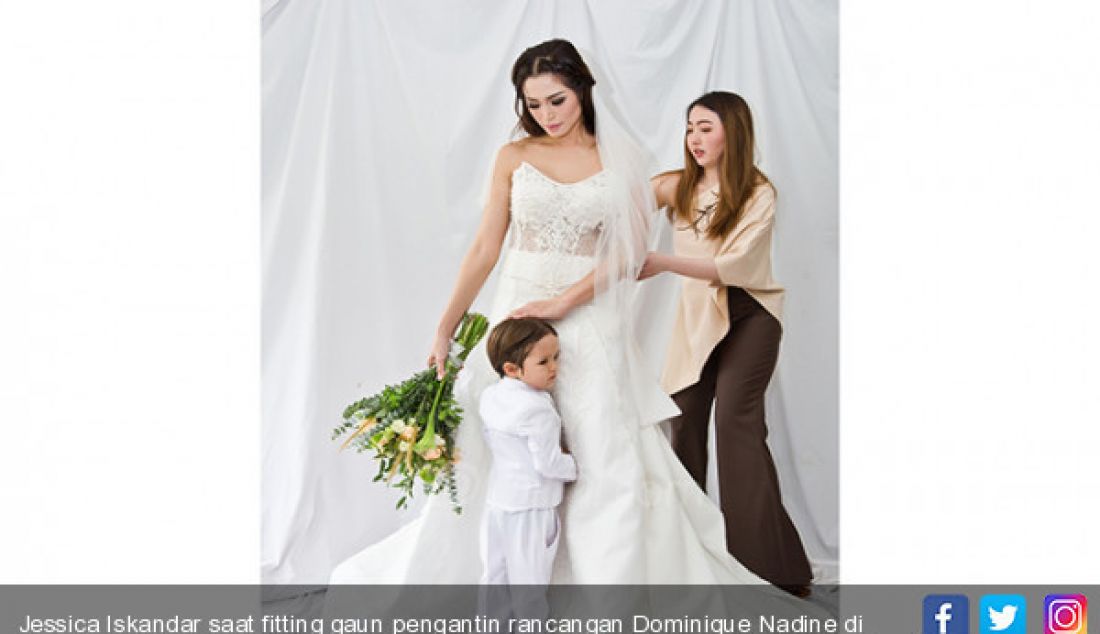 Jessica Iskandar saat fitting gaun pengantin rancangan Dominique Nadine di kawasan Pondok Indah, Jakarta Selatan, Senin (24/7). - JPNN.com