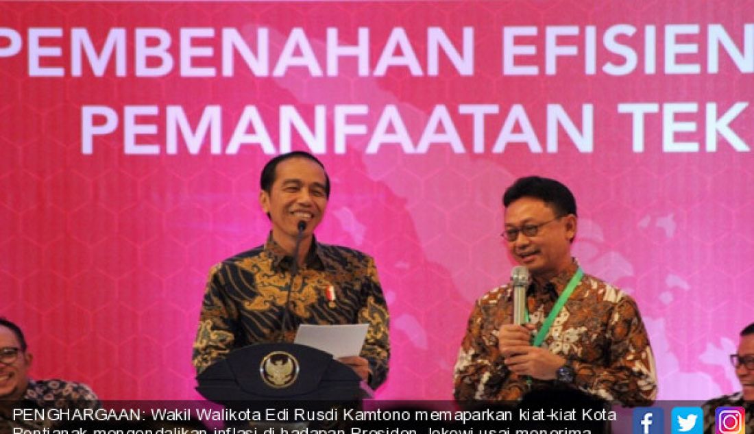 PENGHARGAAN: Wakil Walikota Edi Rusdi Kamtono memaparkan kiat-kiat Kota Pontianak mengendalikan inflasi di hadapan Presiden Jokowi usai menerima penghargaan di Jakarta, Kamis (27/7). - JPNN.com