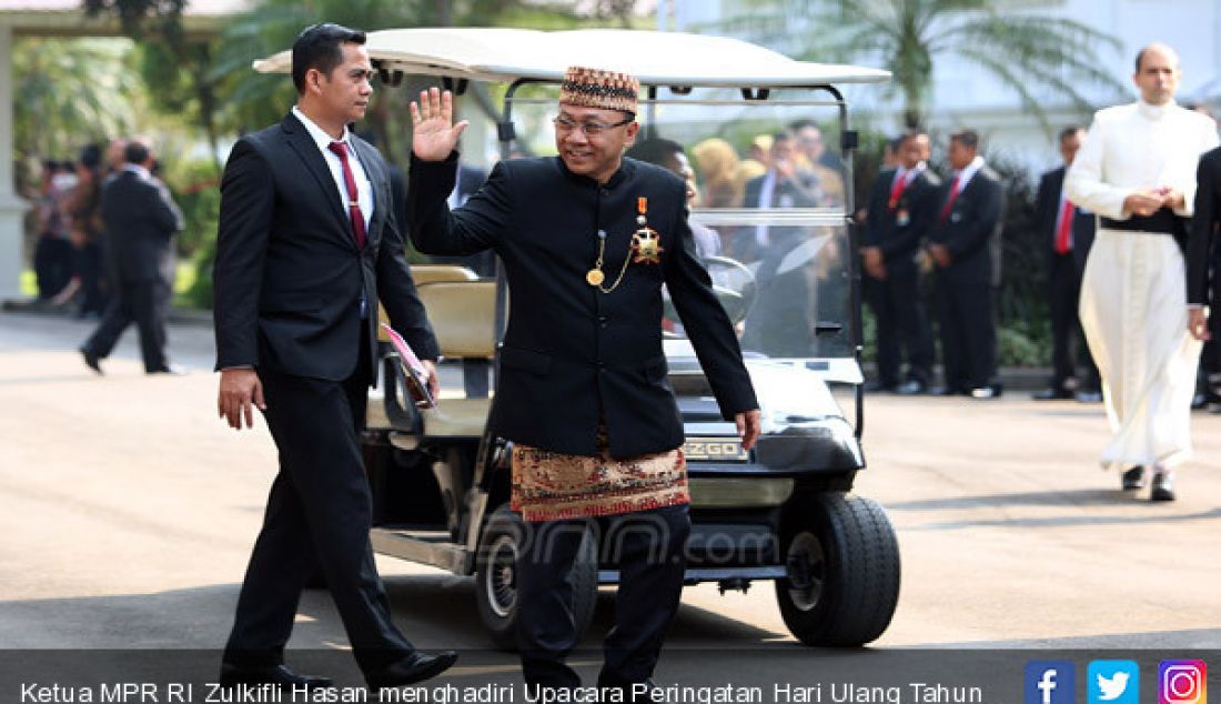 Ketua MPR RI Zulkifli Hasan menghadiri Upacara Peringatan Hari Ulang Tahun Indonesia Ke-72 di Halaman Istana Merdeka, Jakarta, Kamis (17/8). - JPNN.com