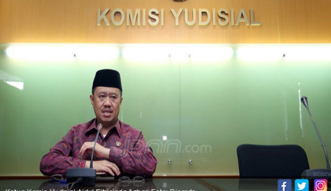 Ketua Komis Yudisial Aidul Fitriciada Azhari - JPNN.com