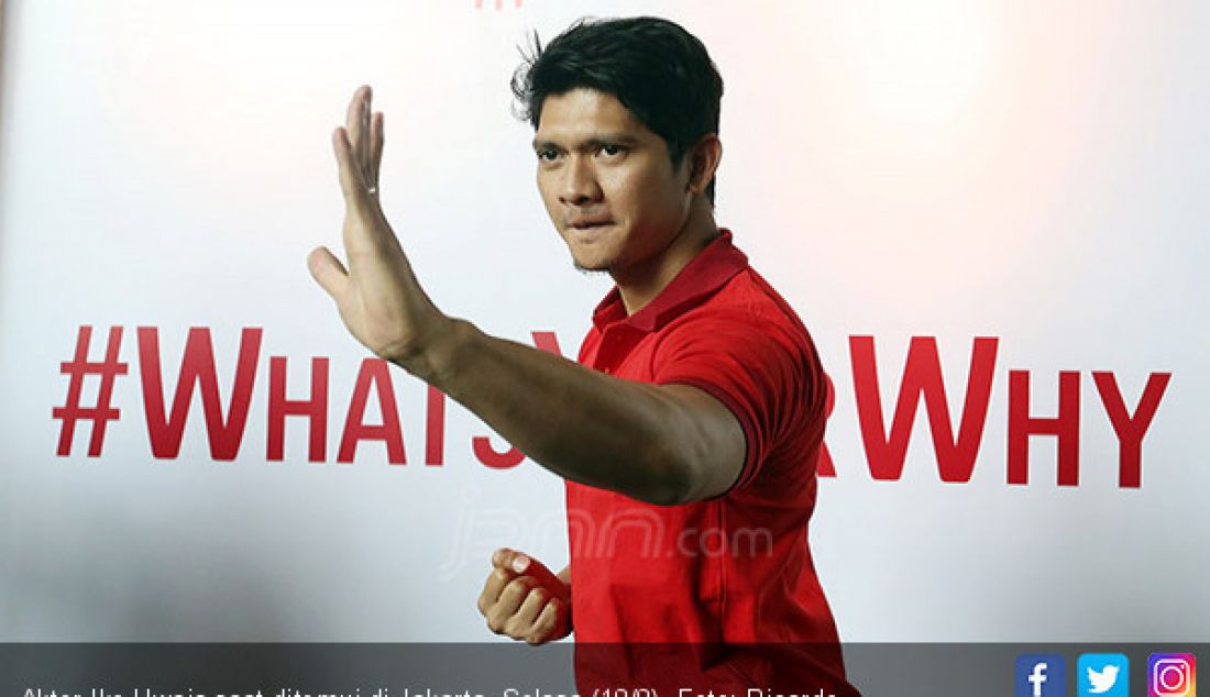 Aktor Iko Uwais saat ditemui di Jakarta, Selasa (19/9). - JPNN.com