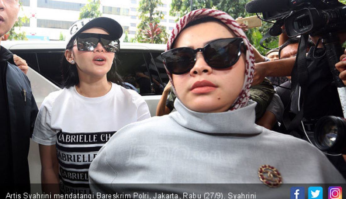 Artis Syahrini mendatangi Bareskrim Polri, Jakarta, Rabu (27/9). Syahrini menjadi saksi kasus First Travel. - JPNN.com