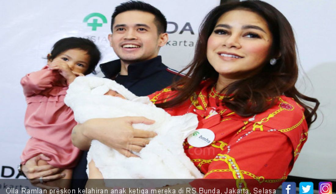 Olla Ramlan preskon kelahiran anak ketiga mereka di RS Bunda, Jakarta, Selasa (7/11) - JPNN.com