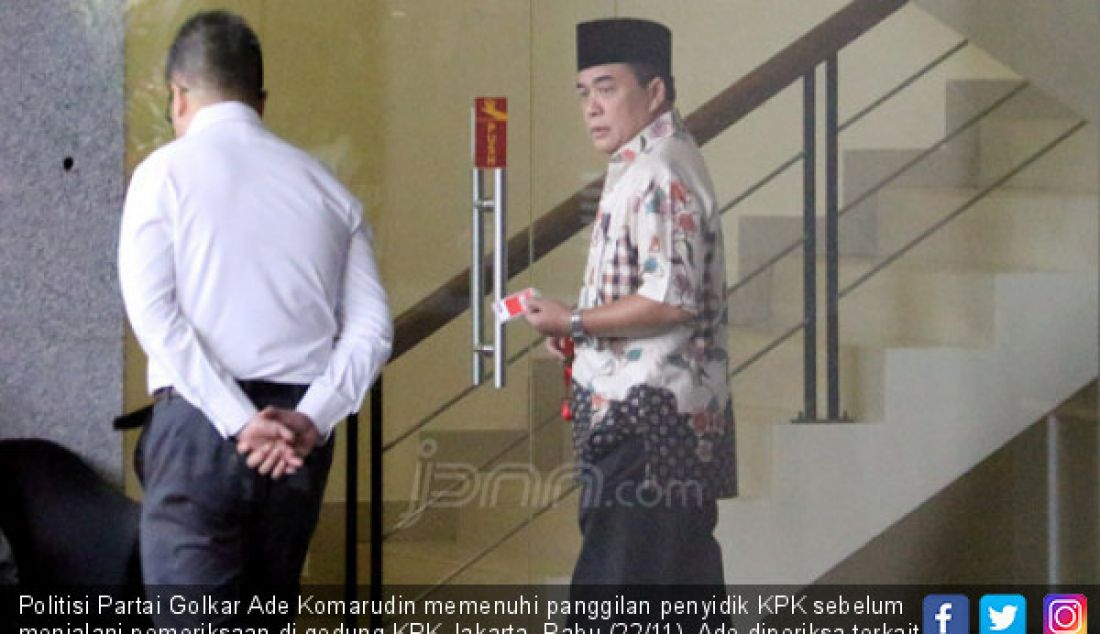 Politisi Partai Golkar Ade Komarudin memenuhi panggilan penyidik KPK sebelum menjalani pemeriksaan di gedung KPK Jakarta, Rabu (22/11). Ade diperiksa terkait kasus proyek KTP elektronik untuk tersangka Ketua DPR Setya Novanto - JPNN.com